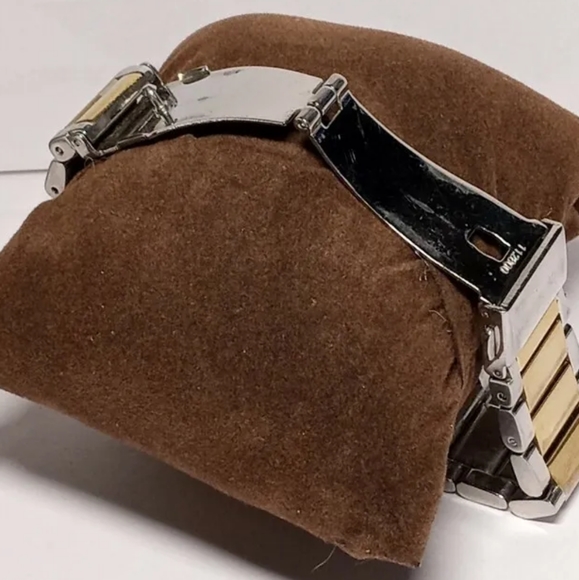 Michael Kors women's 2 Tone Chronograph w Date Oversized Quartz Watch. - Picture 6 of 8